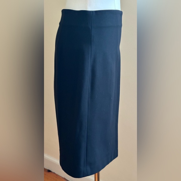 Ann Taylor Black Midi Elastic Waist Skirt Closure Zipper On Side Sz 4 - Picture 2 of 10